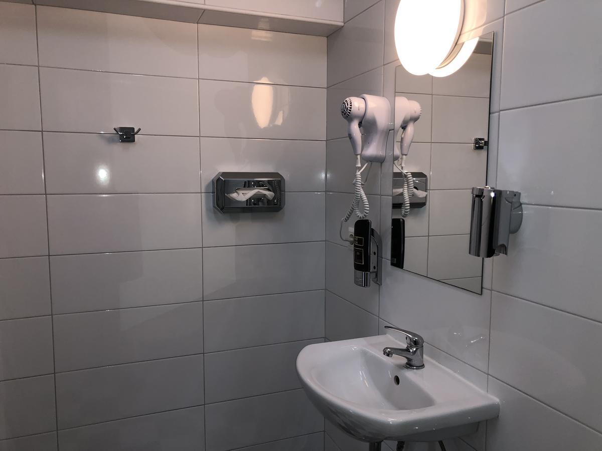 Hotel Moji Koeln 外观 照片